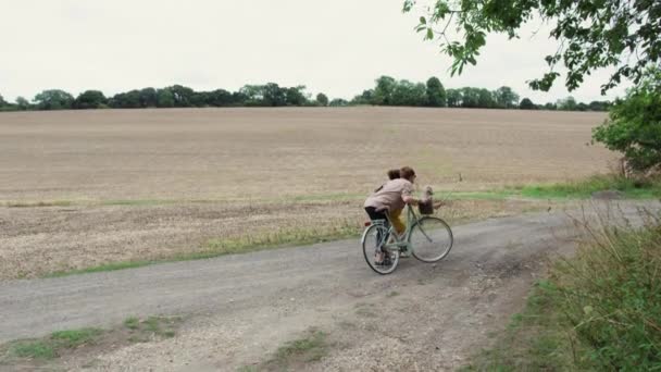 Amis Prenant Selfie Avec Vélo Chien — Video