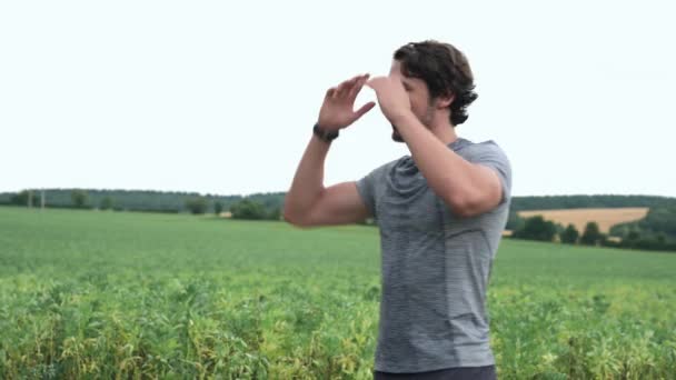 Homem Cansado Respirando Depois Correr — Vídeo de Stock