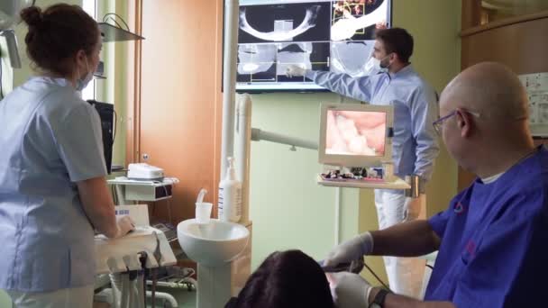 Dentistas Pacientes Durante Procedimiento Médico Milán Italia — Vídeo de stock