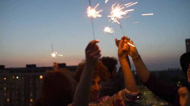 Friends Holding Sparklers Party — Stock Video