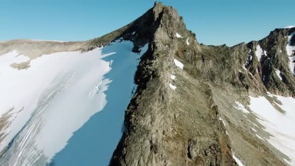 Luftaufnahme Der Landschaft Mit Felsigem Bergrücken Sunndal Norwegen — Stockvideo