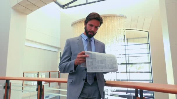 Businessman Reading Newspaper Office — Stock Video