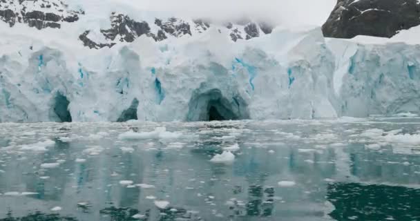 Ghiaccio Galleggia Sull Acqua Sul Ghiacciaio Penisola Sanaviron Antartide — Video Stock