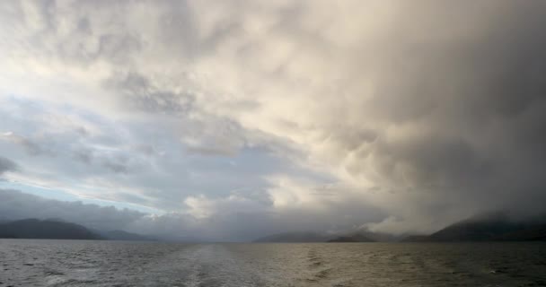 Бушующие Облака Над Каналом Патагония Чили — стоковое видео