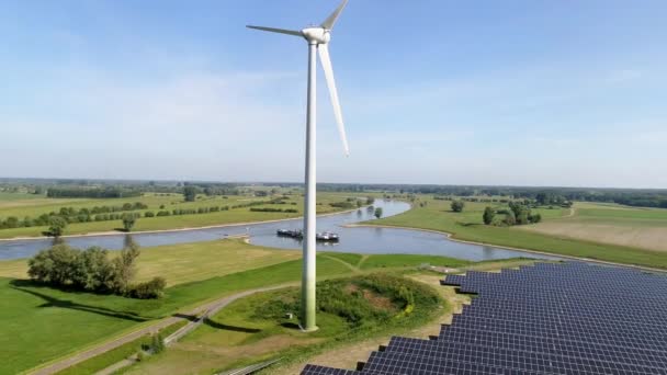 Paneles Solares Turbina Eólica Paisaje Rural Zutphen Overijssel Países Bajos — Vídeo de stock