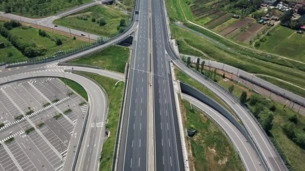 Parkplätze Und Fast Leere Autobahnen Inmitten Der Coronavirus Pandemie Florenz — Stockvideo