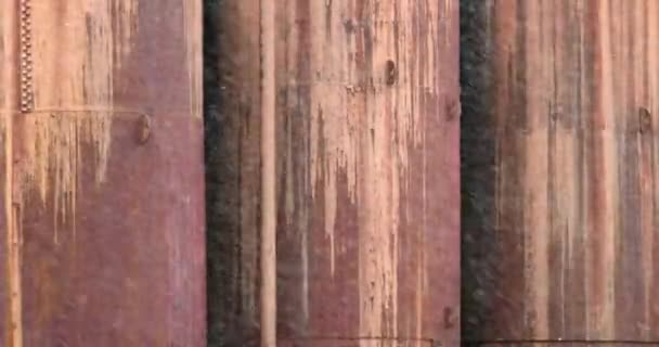 Покинув Іржавий Китобійний Завод Під Час Снігопаду Грютвіккен Південна Джорджія — стокове відео