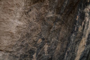 Gobustan Milli Parkı 'ndaki antik insanların kaya resimleri..