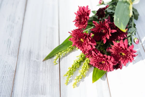 Beautiful Red Fresh Chrysanthemum Flowers Boquet White Wooden Background — Stock Photo, Image