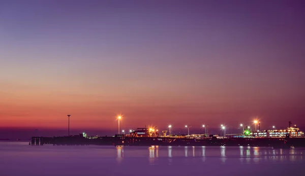 Panoramic beaytiful tropical  purple sea sky sunset with golden — Stock Photo, Image