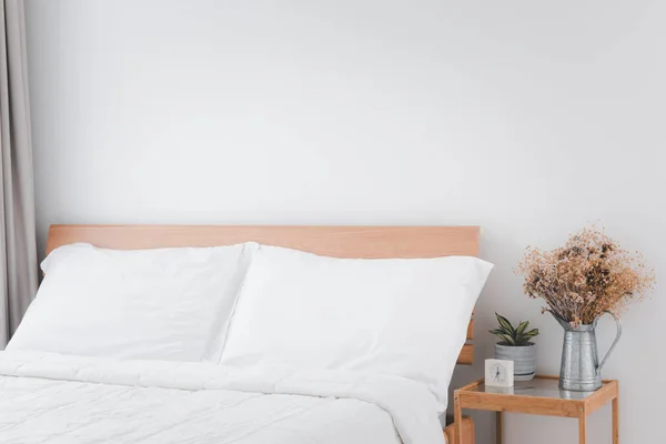 Bel Intérieur Propre Confortable Chambre Coucher Avec Pot Fleurs Vert — Photo