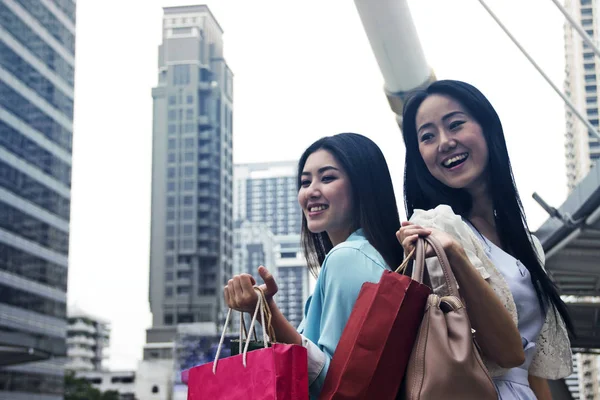 Ázsiában Szép Nők Boldog Rövid Sétára Város Bevásárló — Stock Fotó
