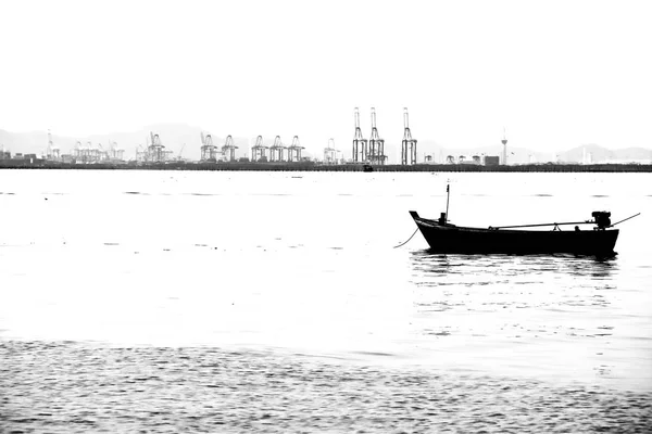 Bela Silhueta Barco Pesca Forma Cor Preto Branco — Fotografia de Stock