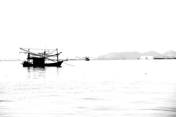 Bela Silhueta Barco Pesca Forma Cor Preto Branco — Fotografia de Stock