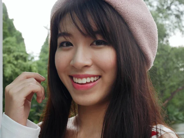 Gyönyörű Asia Lány Egy Fotót Selfie Portré Közelről — Stock Fotó
