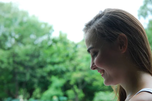 Primer Plano Hermosas Mujeres Enfrentan Retrato Viajan Fin Semana Vacaciones —  Fotos de Stock