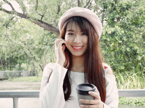 Primer Plano Hermosa Mujer Asia Feliz Sonrisa Retrato — Foto de Stock