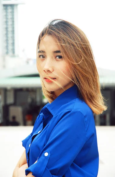 Beautiful Women Smile Portrait Traveling Walking Street — Stock Photo, Image