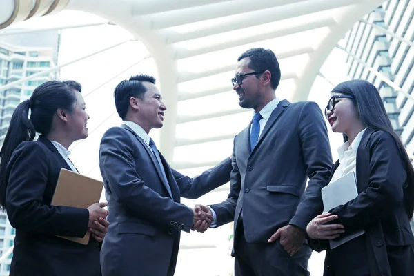 Karşılıklı iş takım kavramı.