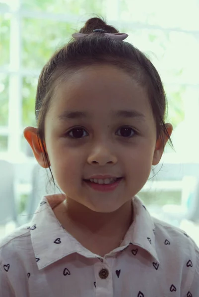 Menina Bonita Retrato Diversão Feliz Feriado — Fotografia de Stock