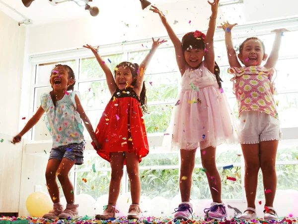 Linda Criança Ásia Feliz Para Festa Ano Novo Feliz — Fotografia de Stock