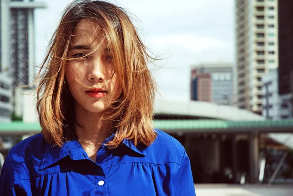 Mulheres Bonitas Sorriem Retrato Viajam Fim Semana Férias — Fotografia de Stock