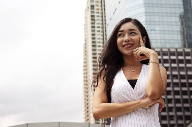 Güzel kadın düşünme planı iş iş açık