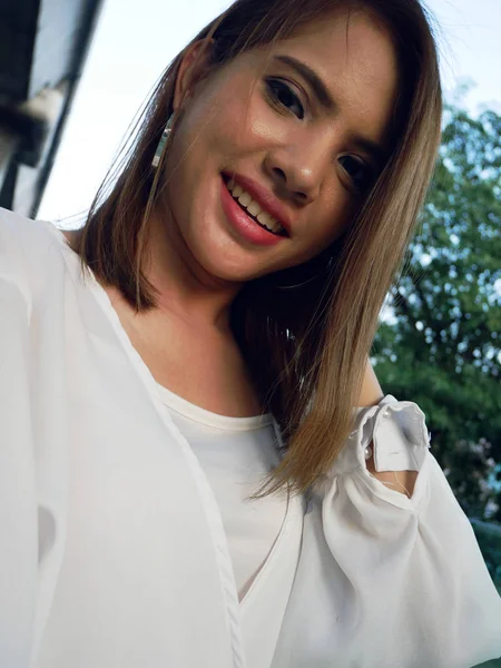 Vacker Asien Kvinna Selfie Och Reser Huvudstaden — Stockfoto