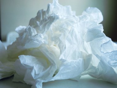 Close-up Beyaz önemsiz kağıt dağ konsepti.