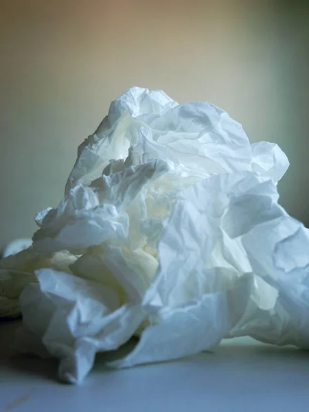 Close Papel Branco Lixo Conceito Montanha — Fotografia de Stock