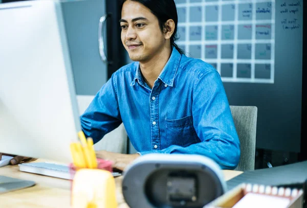 Close Zakenman Werken Bureau Het Kantoor — Stockfoto