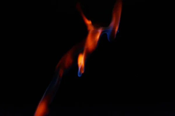 Conjunto de llamas de fuego realistas brillantes. Una colección de efectos especiales de luz para el diseño y la decoración . —  Fotos de Stock
