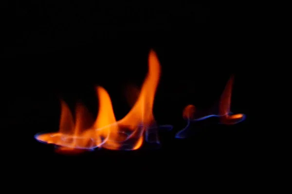 Set di fiamme di fuoco realistiche luminose. Una collezione di effetti di luce speciali per il design e la decorazione . — Foto Stock