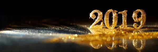 2019 Brillantes Números Oro Celebrando Año Nuevo —  Fotos de Stock
