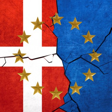 Avrupa Birliği ve Danimarka bayrakları parçalanıyor