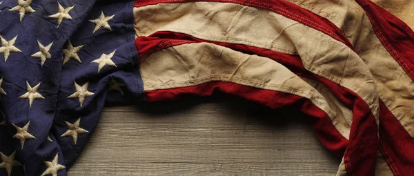 記念日または V のヴィンテージの赤、白、および青のアメリカ国旗 — ストック写真