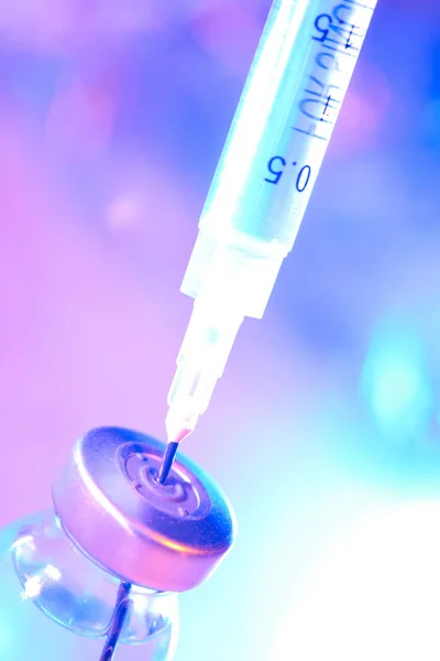 Drog injektionsflaska med sprutbakgrund — Stockfoto