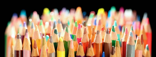 Kolekcja Używanych Zużytych Kolorowych Ołówków Kontekst Szkoły Artystycznej — Zdjęcie stockowe