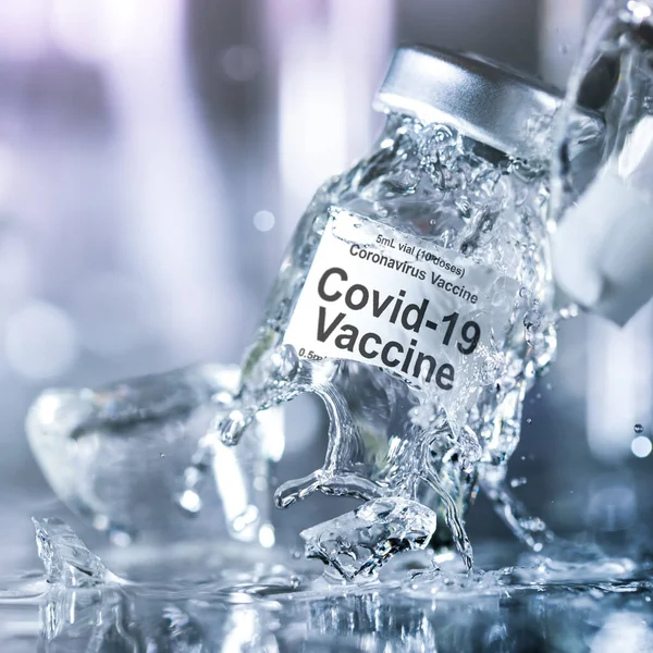 Botol Vaksin Coronavirus Pecah Berkeping Keping Dengan Percikan Cairan Kegagalan — Stok Foto