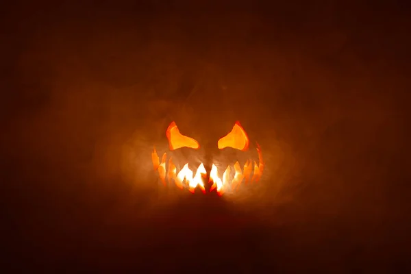 Scary Halloween Jack Linterna Cara Brillando Humo Fuego — Foto de Stock