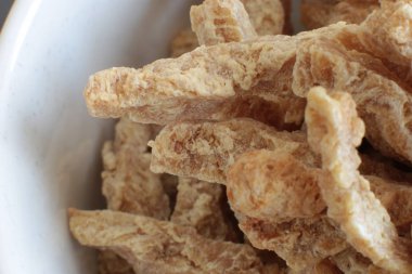 Yarı bitmiş kuru soya et vejetaryenler gıda birçok parça Sığır straganof için Vegan makro fotoğraf fasulye ürün