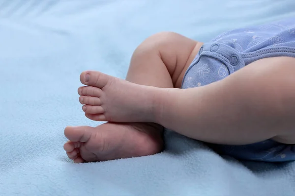 Немовляті Два Місяці Макро Фотографія Ніг Дитини Вид Підбори Пальці — стокове фото