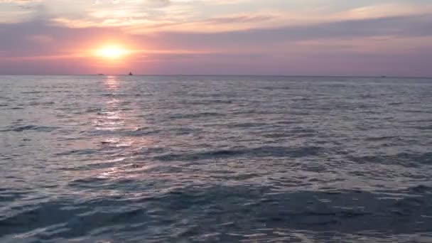 Κύματα Της Θάλασσας Ακτή Των Βότσαλα Καταιγίδα Νερό — Αρχείο Βίντεο