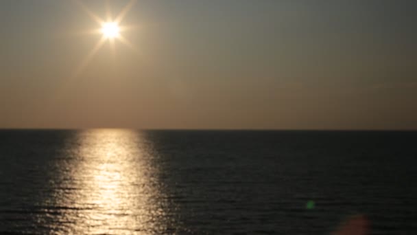 Aube et petites vagues sur la mer vidéo pour la méditation et la détente beau coucher de soleil 