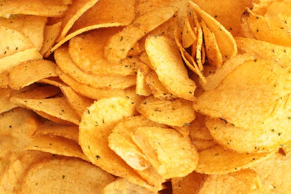 Étvágygerjesztő Snack Snackek Sóval Fűszerek Burgonya Chips Finom Összeroppant Hangosan — Stock Fotó