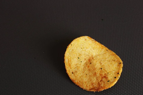 Appetitliche Snacks Mit Salz Und Gewürzen Kartoffelchips Köstlich Und Knusprig — Stockfoto