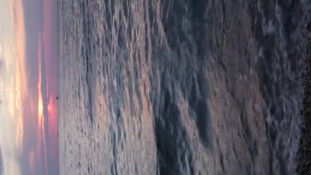 Zee Landschap Grote Golven Helder Water Prachtige Natuur Berglandschap Frisse — Stockvideo