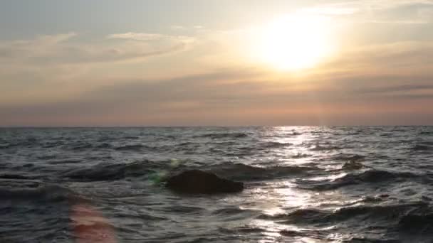 Amanecer Océano Hermosa Vista Del Agua Inusual Gradiente Colores Cielo — Vídeo de stock