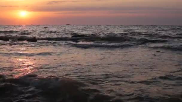 Alba Sull Oceano Bellissima Vista Sull Acqua Insolita Pendenza Colori — Video Stock