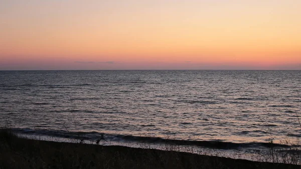 Bright Sunset Sea Lot Air Water Narrow Coastline Dawn Aqua — Stock Photo, Image